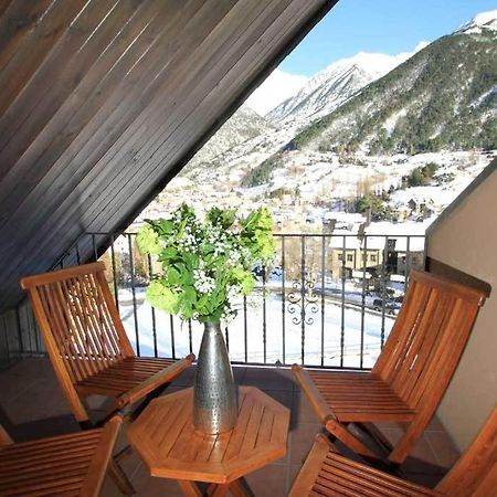 Aparthotel Sarrato Sallent De Gallego Bagian luar foto