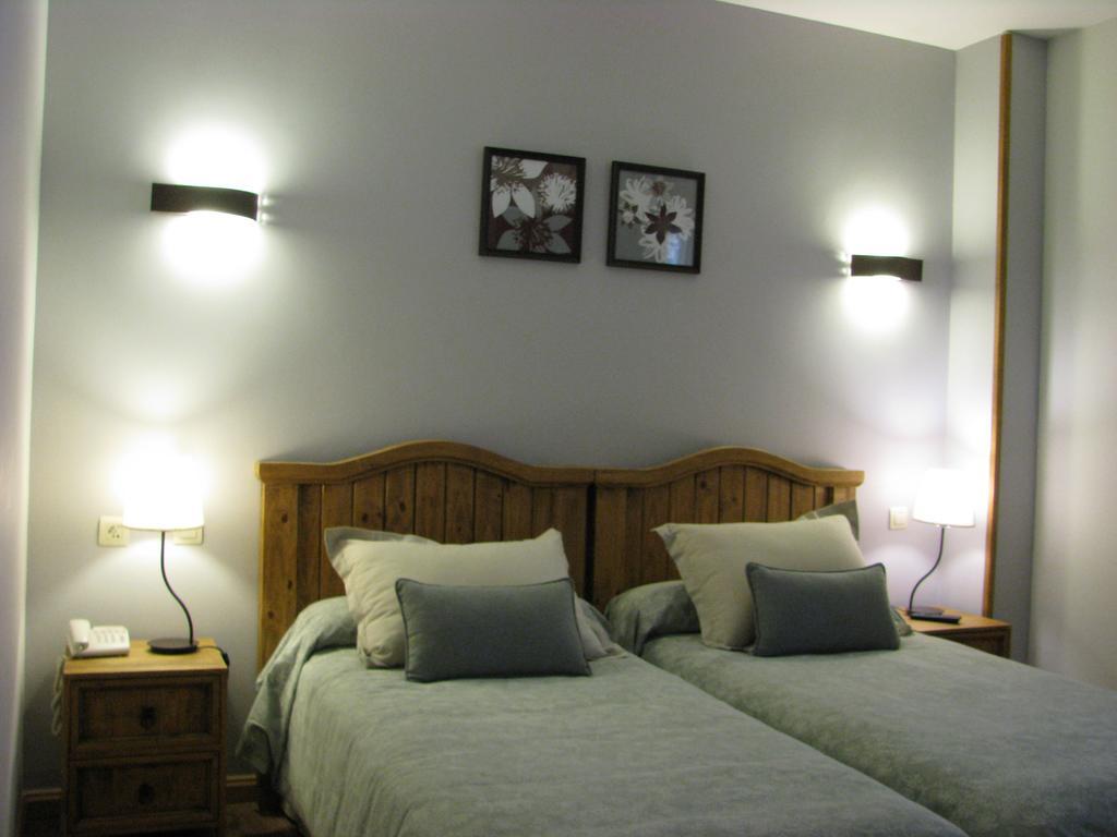 Aparthotel Sarrato Sallent De Gallego Bagian luar foto