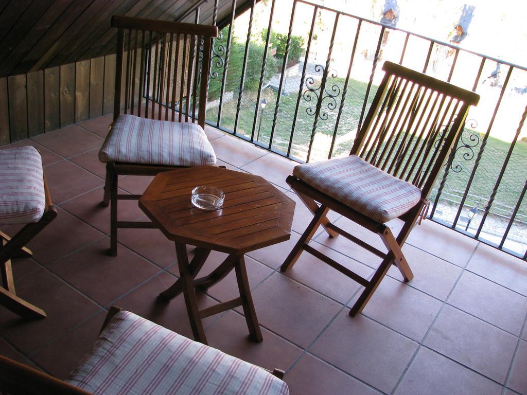 Aparthotel Sarrato Sallent De Gallego Bagian luar foto